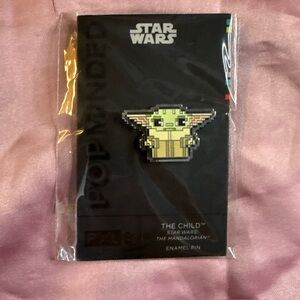 SDCC EXCLUSIVE Hallmark Pop-Minded Star Wars THE CHILD Mandalorian Pin 2020